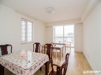 青岛国际花园低总价带装修二手房，厨卫齐全即买即住